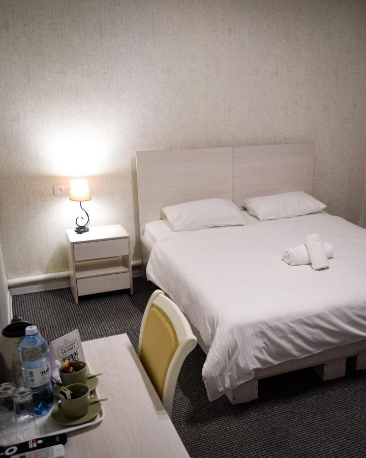 Hotel "Continent" Halal Караганда Екстер'єр фото