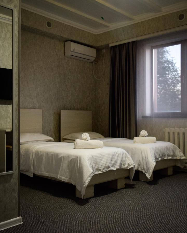 Hotel "Continent" Halal Караганда Екстер'єр фото