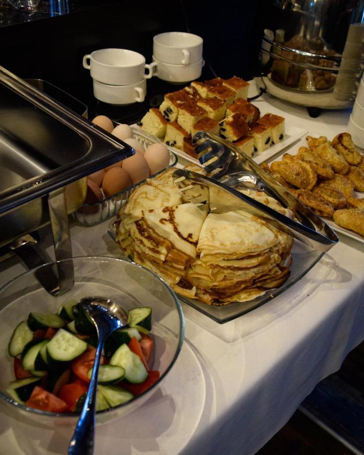 Hotel "Continent" Halal Караганда Екстер'єр фото