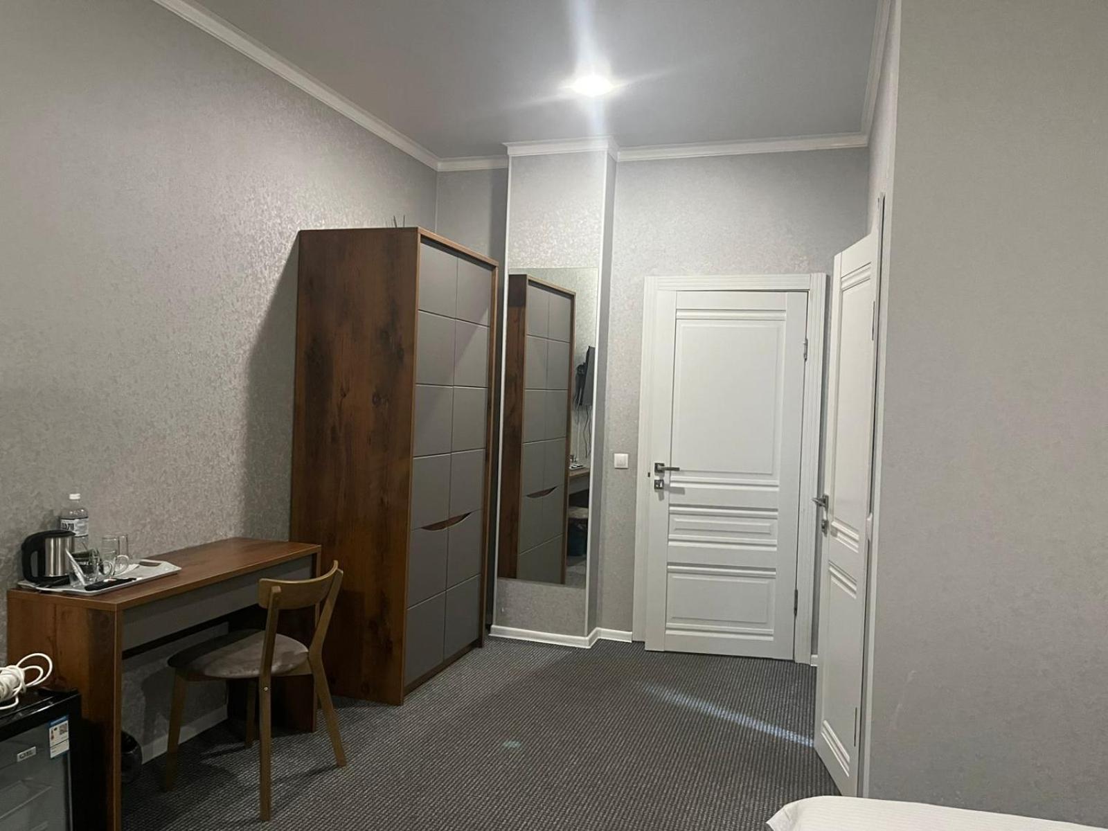 Hotel "Continent" Halal Караганда Екстер'єр фото